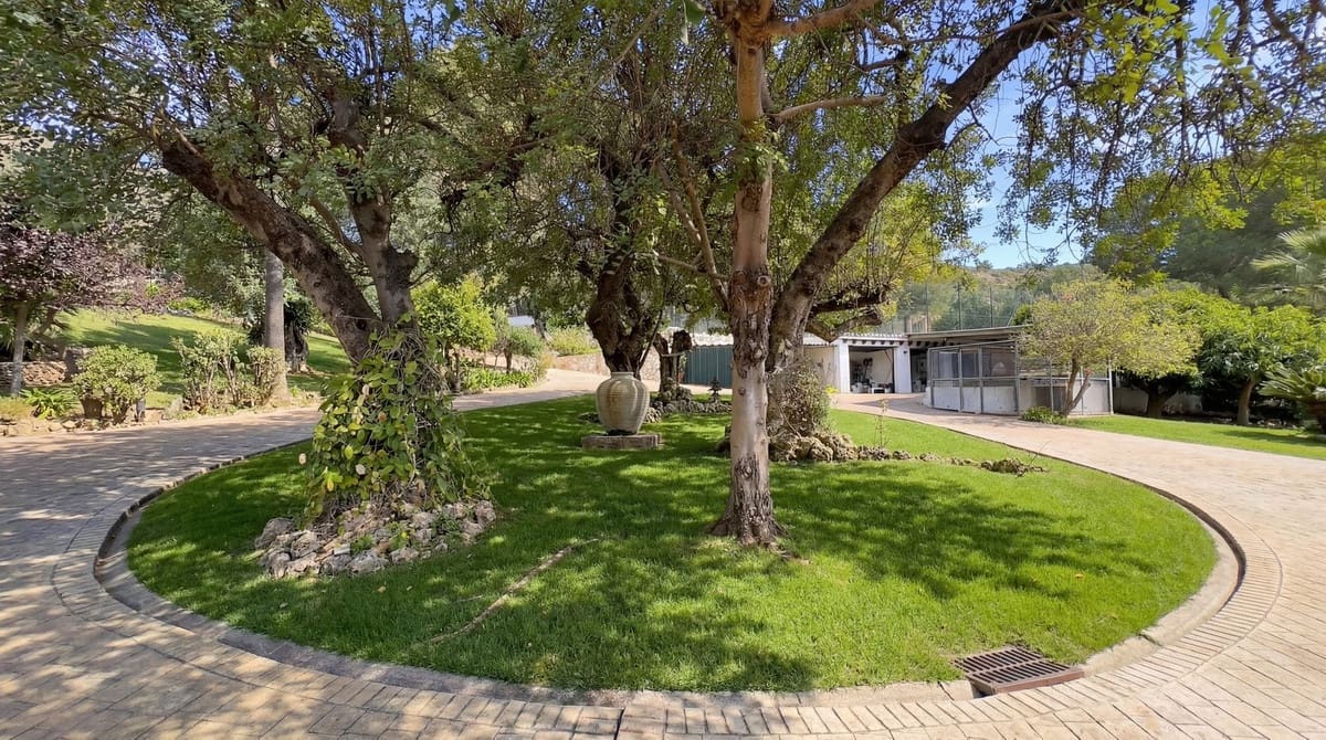 5 soveværelse Finca/Landehus til salg i Alhaurin el Grande med swimmingpool garage - € 2.150.000 (Ref: 9696779)