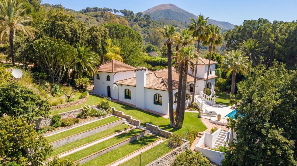 5 bedroom Finca/Country House for sale in Alhaurin el Grande with pool garage - € 2,150,000 (Ref: 9696779)