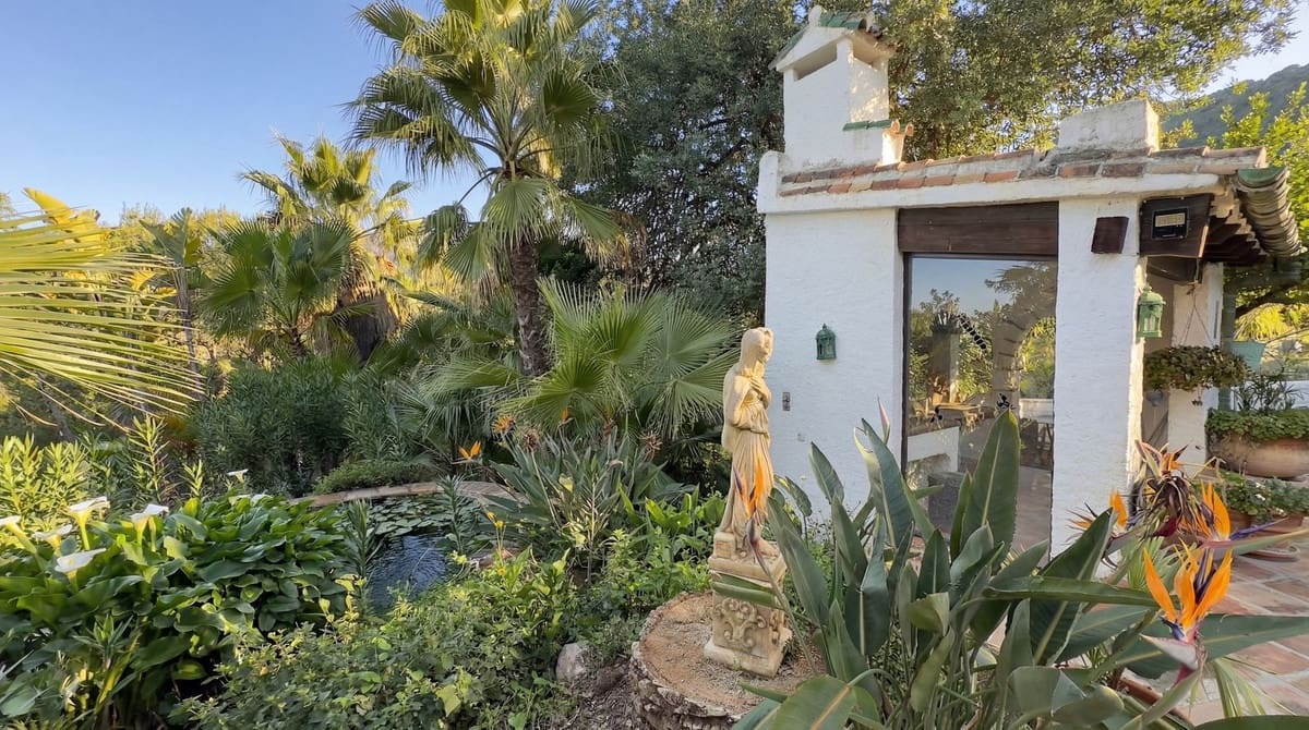 5 bedroom Finca/Country House for sale in Alhaurin el Grande with pool garage - € 2,150,000 (Ref: 9696779)