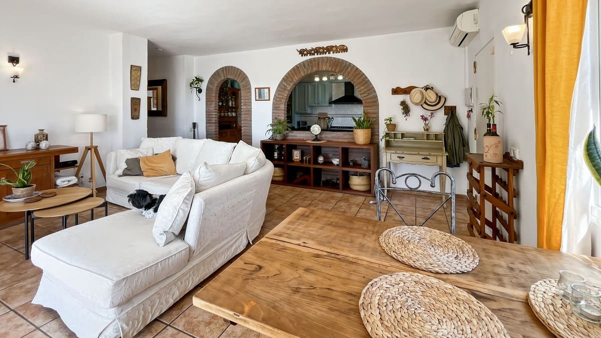 4 soveværelse Villa til salg i Competa med swimmingpool garage - € 446.000 (Ref: 9697881)