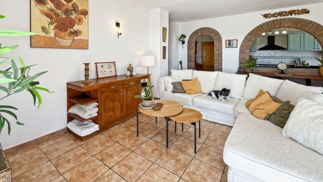 4 soveværelse Villa til salg i Cómpeta med swimmingpool garage - € 446.000 (Ref: 9697881)