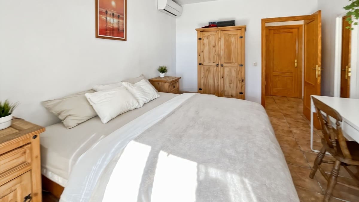 4 soveværelse Villa til salg i Competa med swimmingpool garage - € 446.000 (Ref: 9697881)