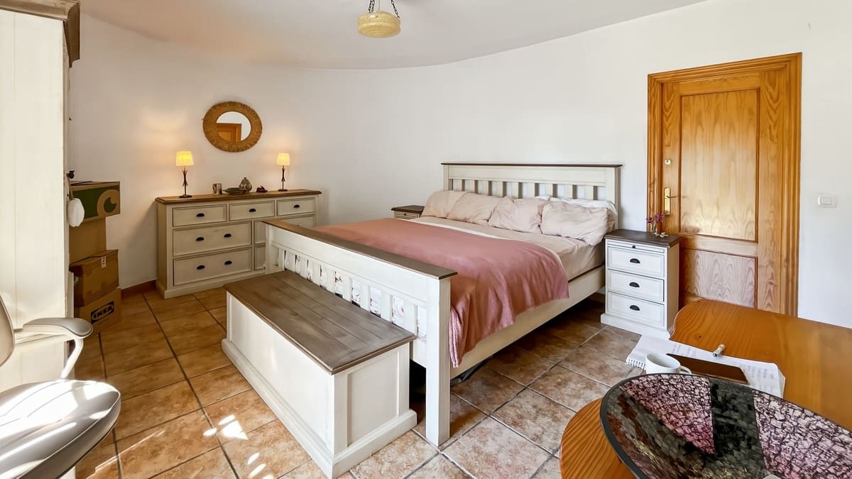 4 soveværelse Villa til salg i Competa med swimmingpool garage - € 446.000 (Ref: 9697881)