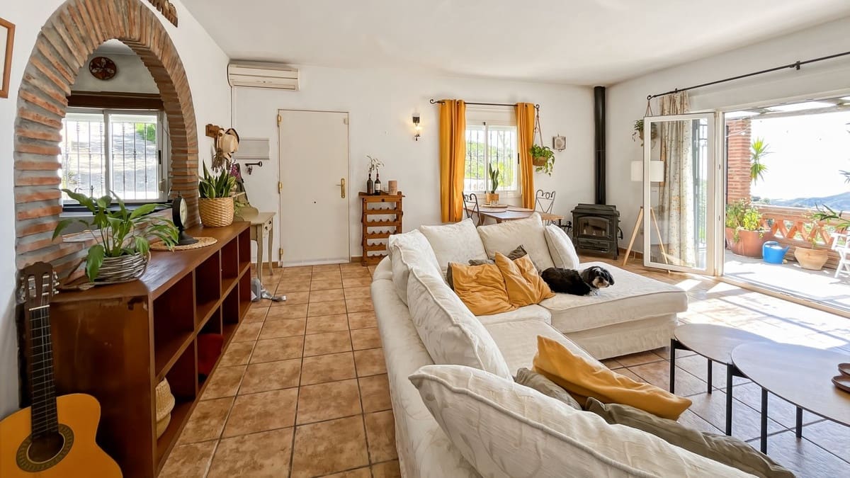 4 soveværelse Villa til salg i Competa med swimmingpool garage - € 446.000 (Ref: 9697881)