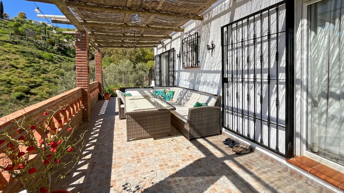 4 soveværelse Villa til salg i Competa med swimmingpool garage - € 446.000 (Ref: 9697881)