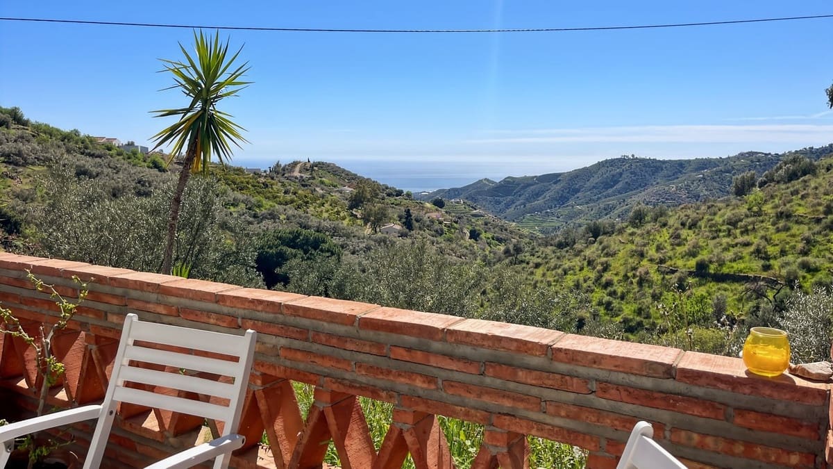 4 soveværelse Villa til salg i Competa med swimmingpool garage - € 446.000 (Ref: 9697881)