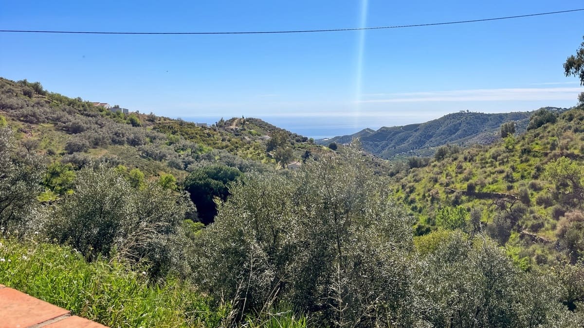 4 soveværelse Villa til salg i Competa med swimmingpool garage - € 446.000 (Ref: 9697881)