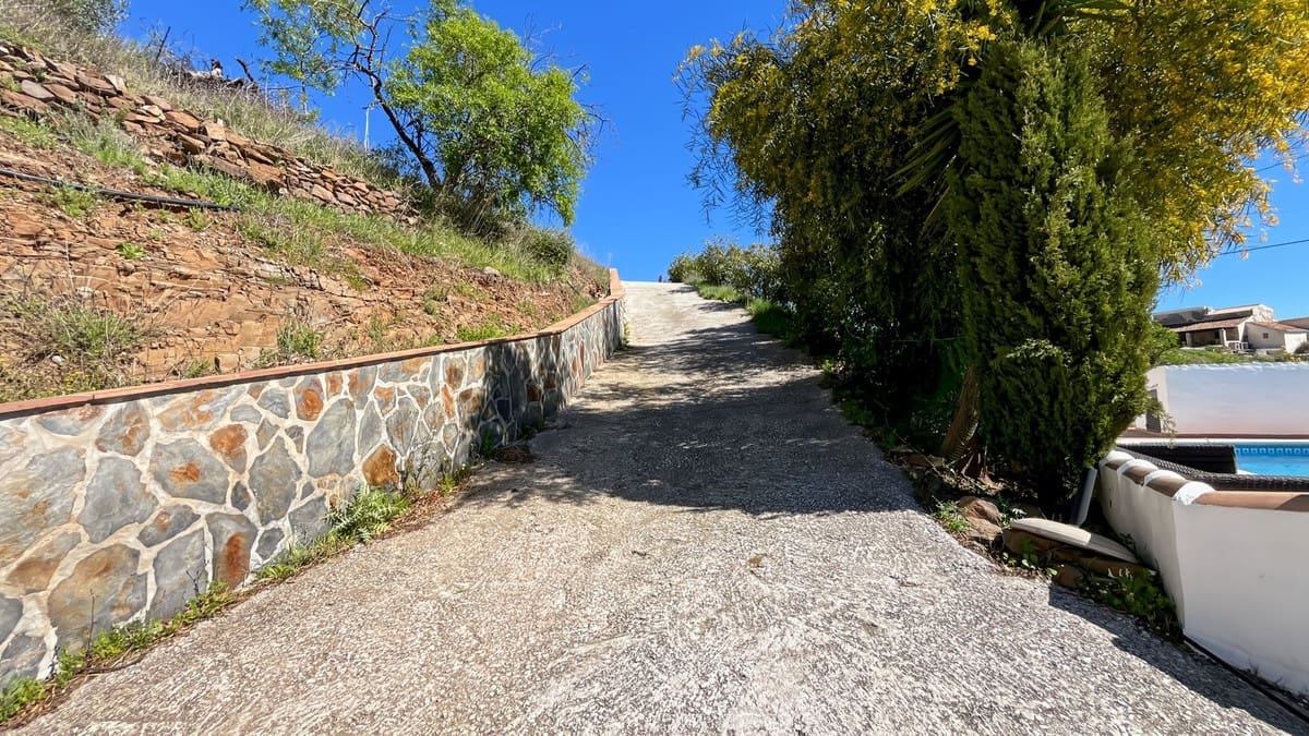 4 soveværelse Villa til salg i Competa med swimmingpool garage - € 446.000 (Ref: 9697881)