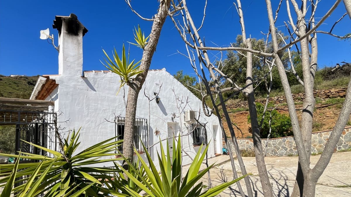 4 soveværelse Villa til salg i Competa med swimmingpool garage - € 446.000 (Ref: 9697881)