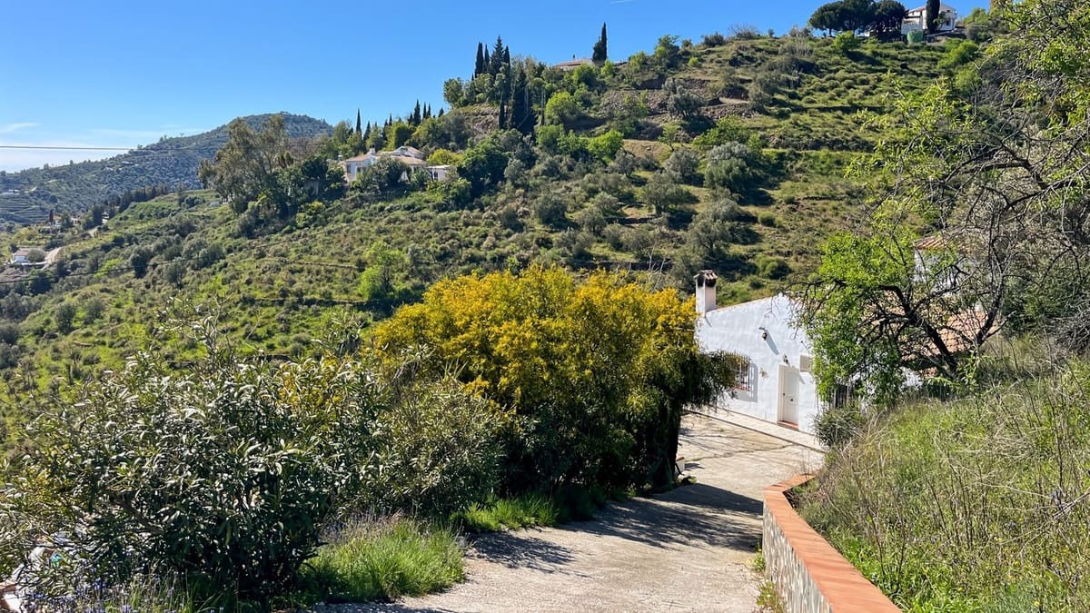 4 soveværelse Villa til salg i Competa med swimmingpool garage - € 446.000 (Ref: 9697881)