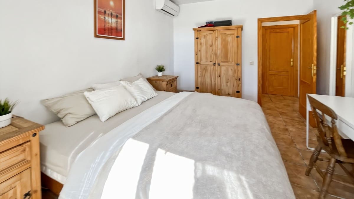 4 soveværelse Villa til salg i Competa med swimmingpool garage - € 446.000 (Ref: 9697881)