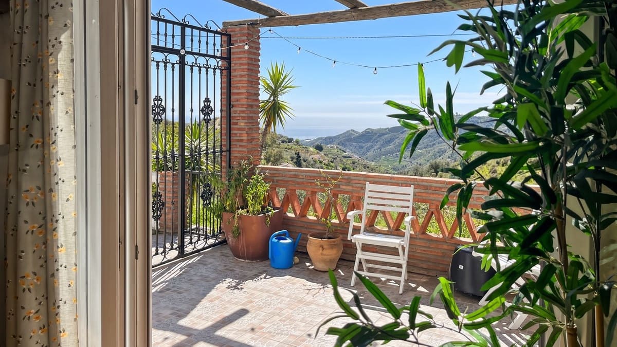 4 soveværelse Villa til salg i Competa med swimmingpool garage - € 446.000 (Ref: 9697881)