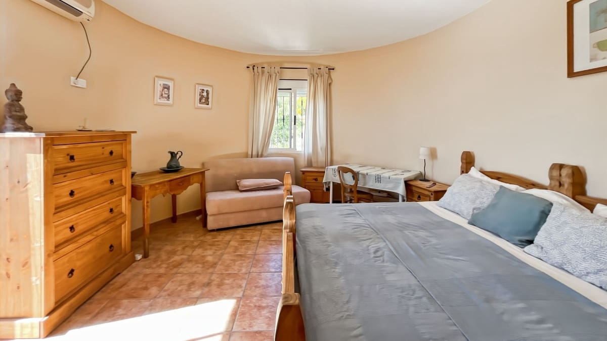 4 soveværelse Villa til salg i Competa med swimmingpool garage - € 446.000 (Ref: 9697881)
