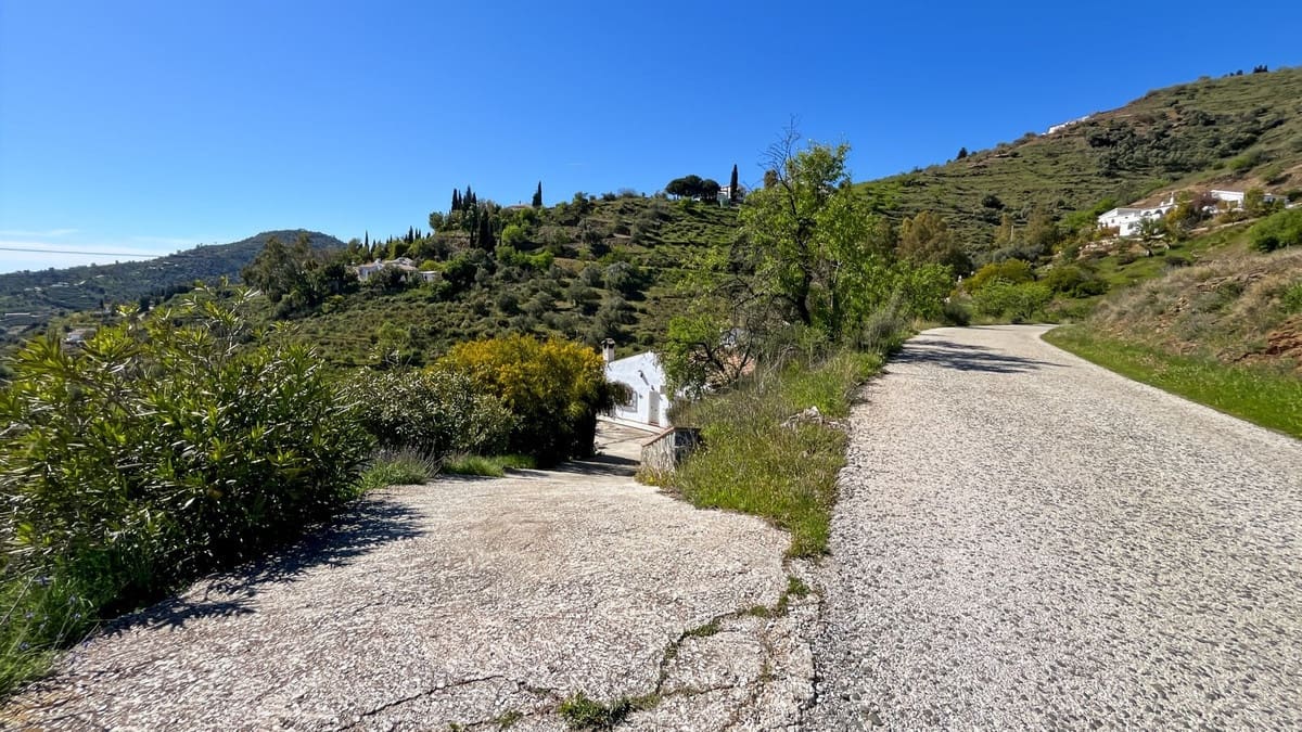 4 soveværelse Villa til salg i Competa med swimmingpool garage - € 446.000 (Ref: 9697881)