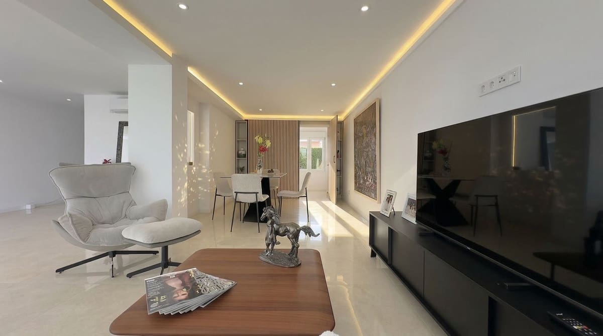 3 slaapkamer Halfvrijstaande villa te koop in Calahonda met garage - € 699.999 (Ref: 9700019)