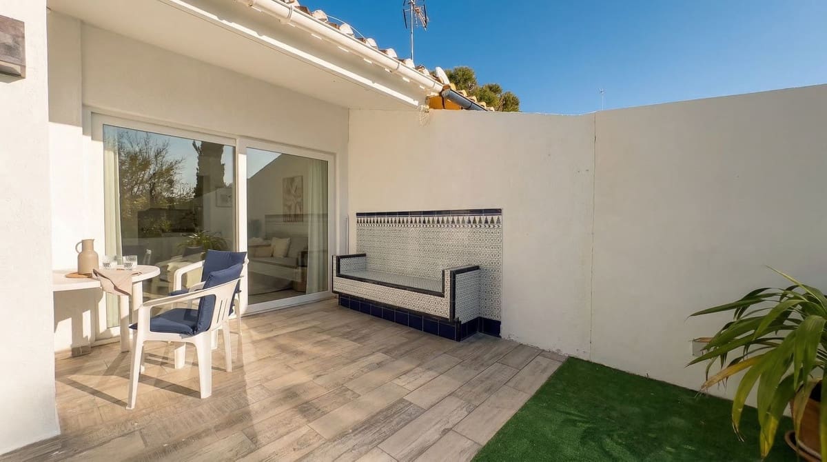 3 slaapkamer Halfvrijstaande villa te koop in Calahonda met garage - € 699.999 (Ref: 9700019)