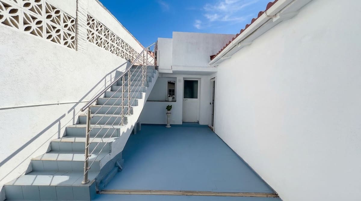 3 bedroom Semi-detached Villa for sale in Calahonda with garage - € 699,999 (Ref: 9700019)