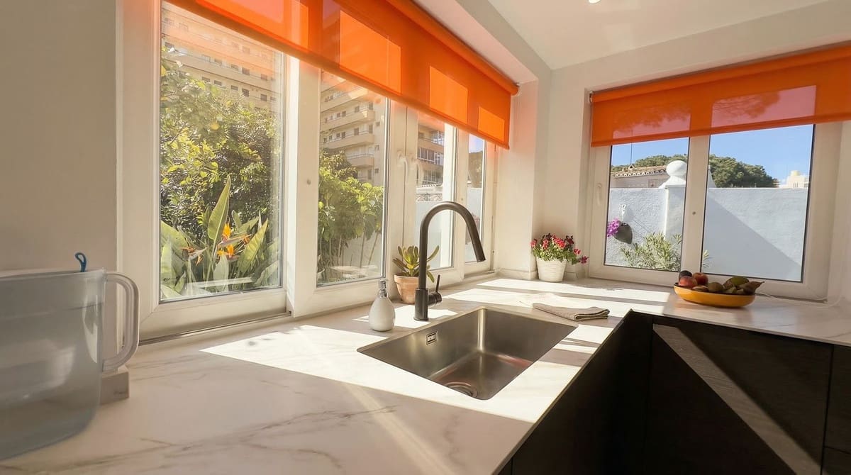 3 bedroom Semi-detached Villa for sale in Calahonda with garage - € 699,999 (Ref: 9700019)