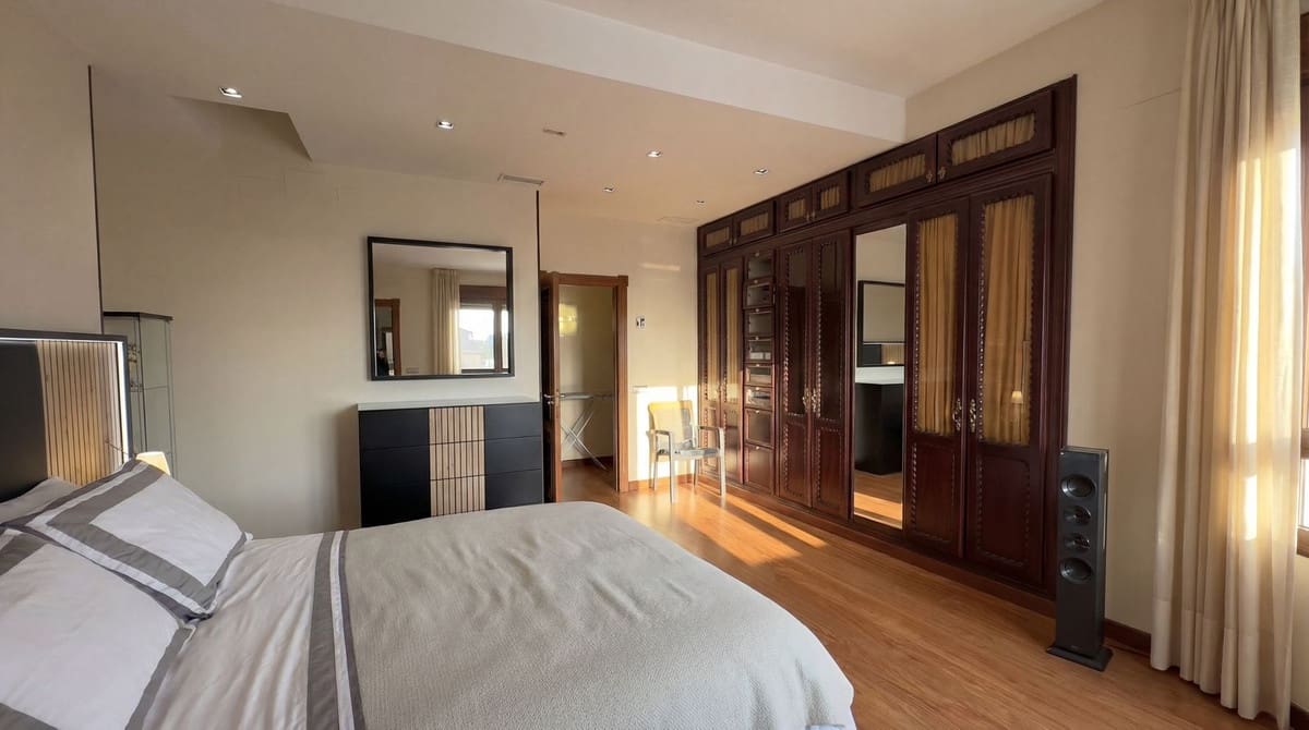 4 soveværelse Lejlighed til salg i Ronda med garage - € 370.000 (Ref: 9742995)