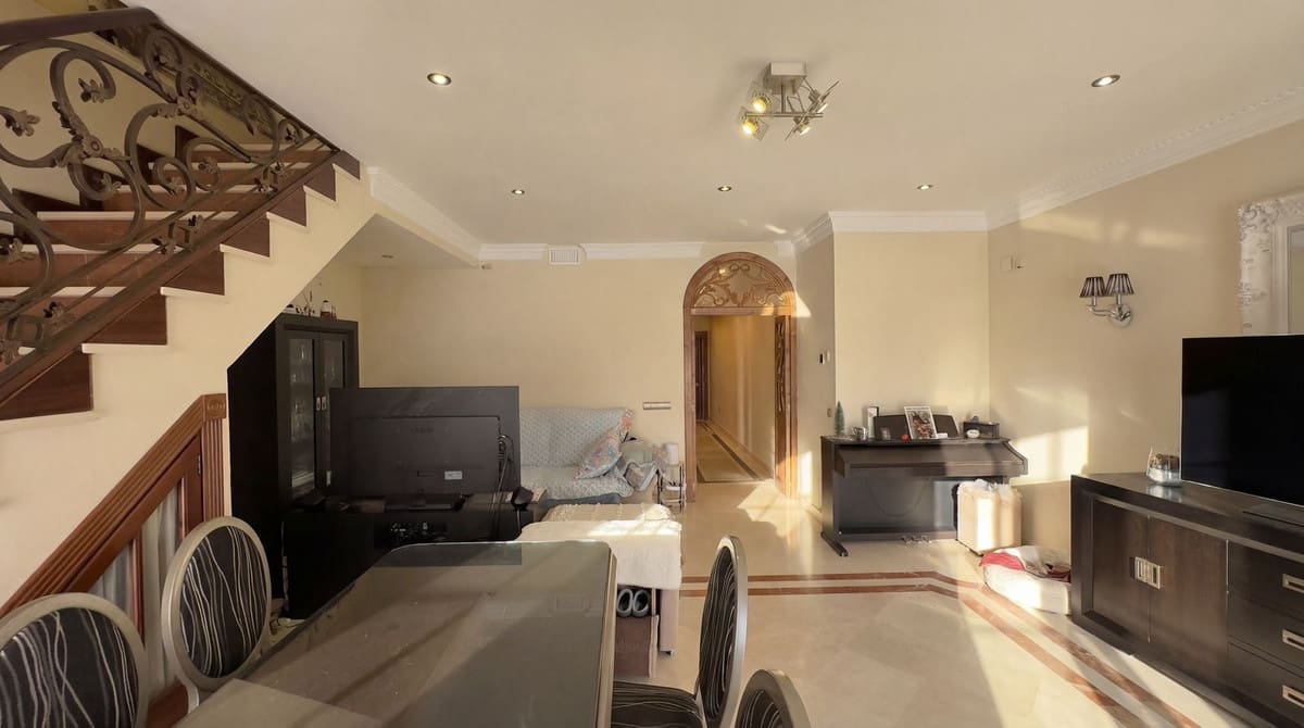 4 soveværelse Lejlighed til salg i Ronda med garage - € 370.000 (Ref: 9742995)