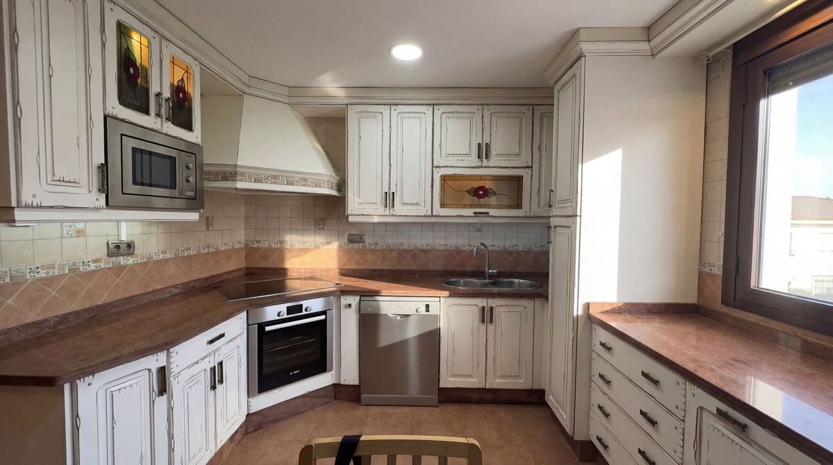 4 soveværelse Lejlighed til salg i Ronda med garage - € 370.000 (Ref: 9742995)