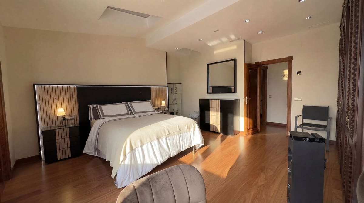 4 soveværelse Lejlighed til salg i Ronda med garage - € 370.000 (Ref: 9742995)