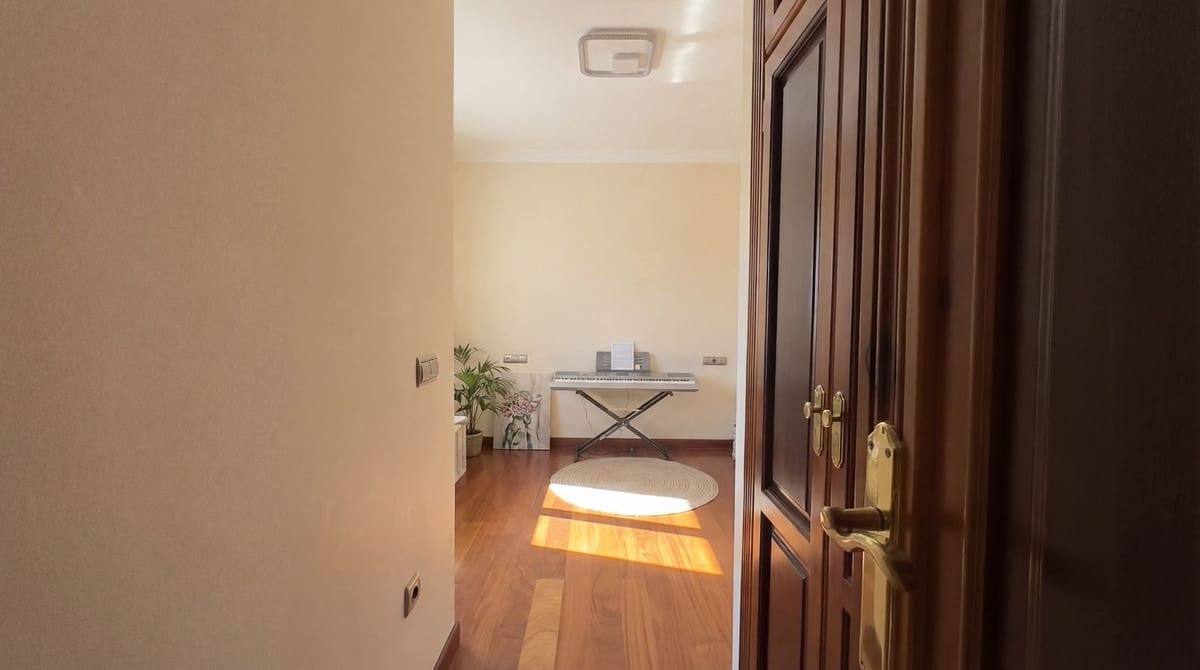 4 soveværelse Lejlighed til salg i Ronda med garage - € 370.000 (Ref: 9742995)