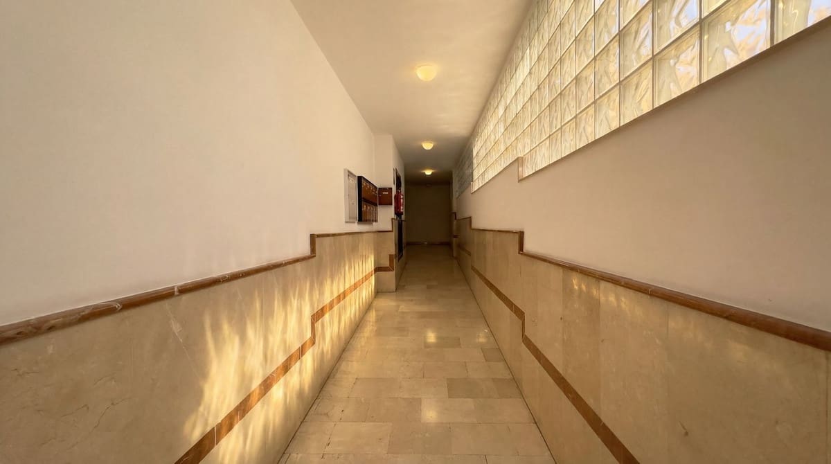 4 soveværelse Lejlighed til salg i Ronda med garage - € 370.000 (Ref: 9742995)