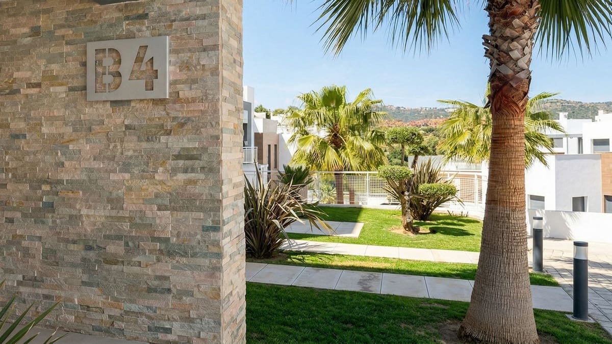 3 soveværelse Lejlighed til salg i Cabopino med swimmingpool garage - € 1.350.000 (Ref: 9753682)