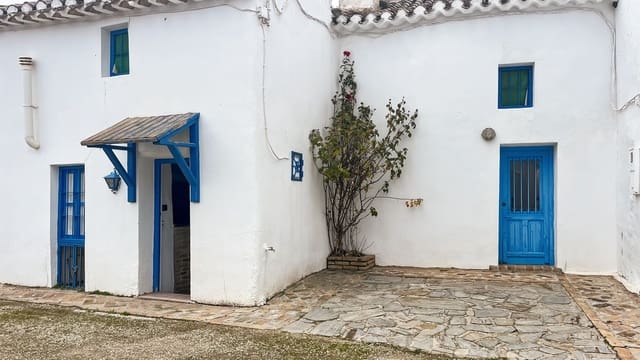 Casa de 3 habitaciones en Villanueva del Rosario en venta - 198.500 € (Ref: 9785034)