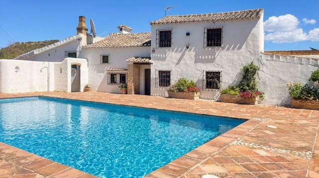6 quarto Quinta/Casa Rural para venda em Villanueva del Rosario com piscina garagem - 645 000 € (Ref: 9785035)