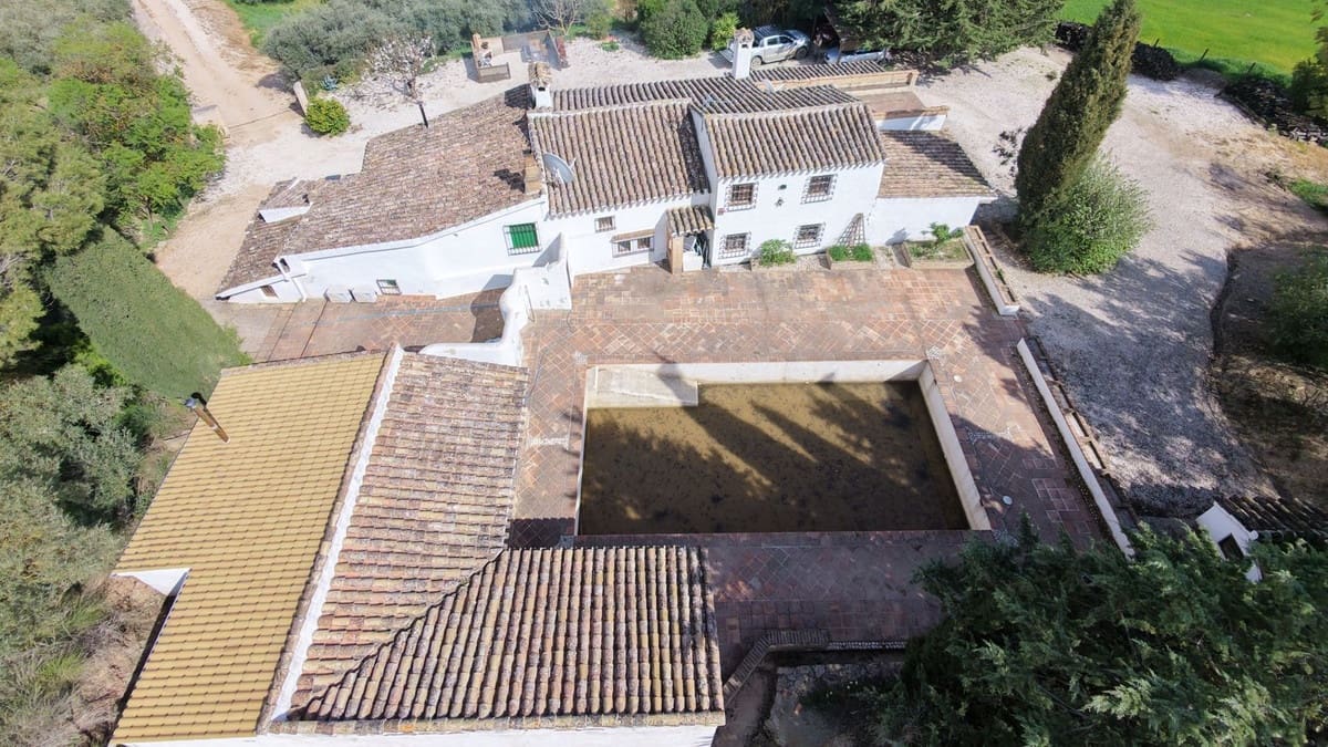 6 bedroom Finca/Country House for sale in Villanueva del Rosario with pool garage - € 645,000 (Ref: 9785035)
