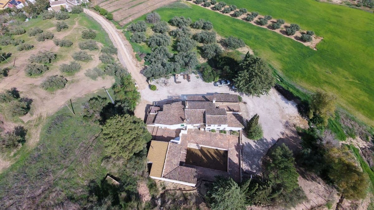 6 bedroom Finca/Country House for sale in Villanueva del Rosario with pool garage - € 645,000 (Ref: 9785035)