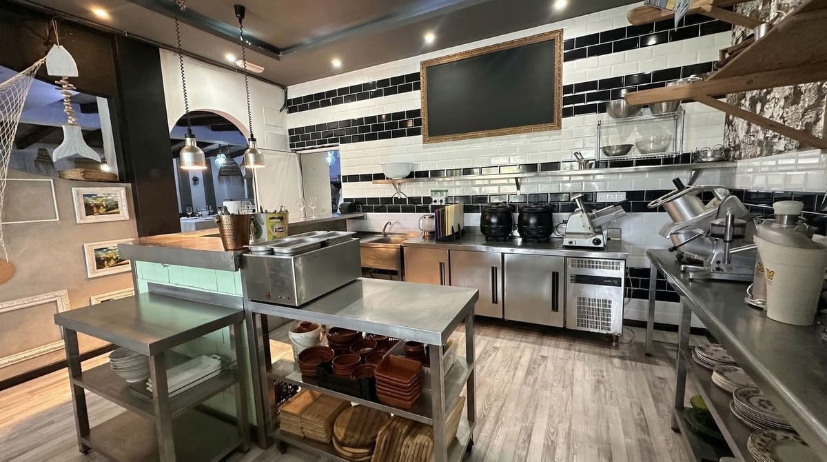 Restaurant/Bar til salg i Coin - € 69.500 (Ref: 9793692)