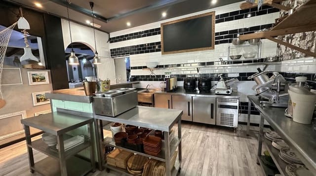 Restaurant/Bar til salg i Coín - € 69.500 (Ref: 9793692)