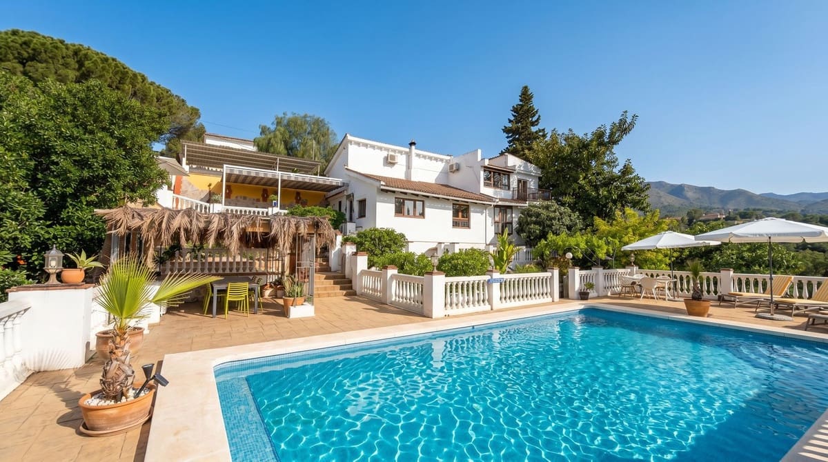 5 sypialnia Willa na sprzedaż w Alhaurin de la Torre z basenem - 645 000 € (Ref: 9793694)