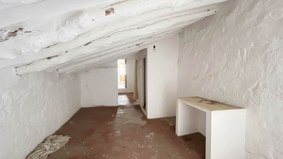 4 slaapkamer Huis te koop in Colmenar - € 125.000 (Ref: 9814766)