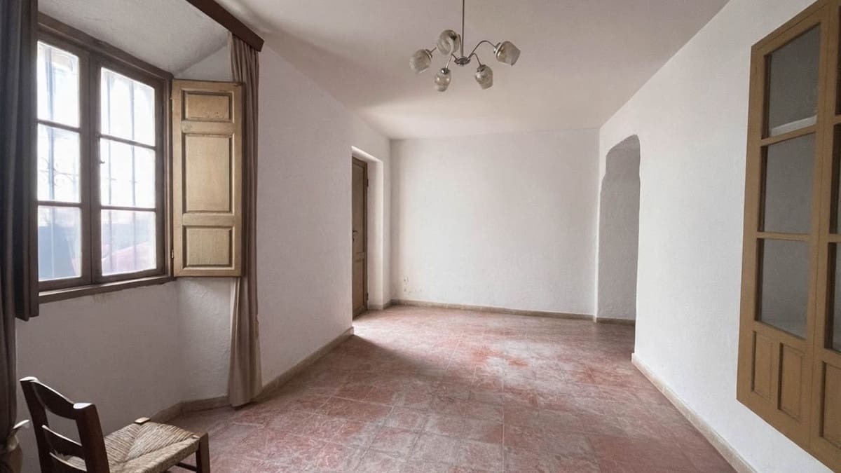 4 slaapkamer Huis te koop in Colmenar - € 125.000 (Ref: 9814766)
