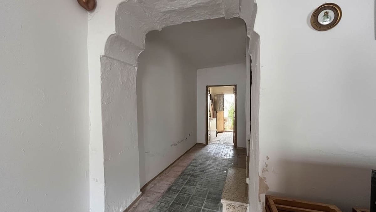 4 slaapkamer Huis te koop in Colmenar - € 125.000 (Ref: 9814766)