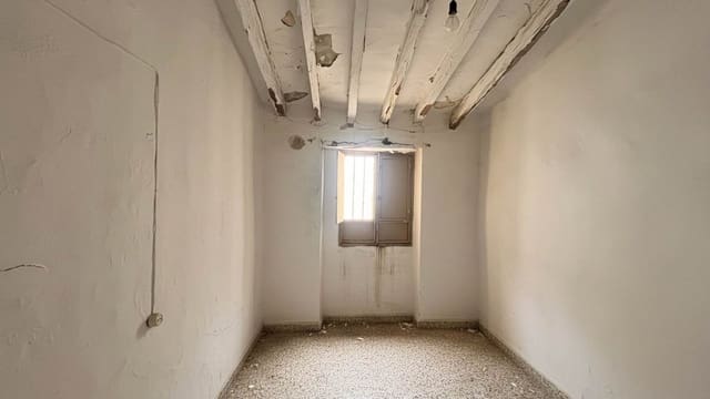 4 slaapkamer Huis te koop in Colmenar - € 125.000 (Ref: 9814766)