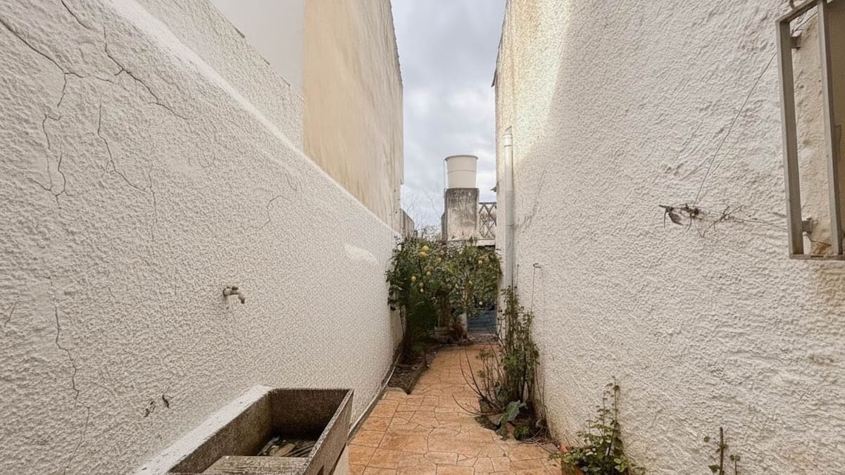 4 slaapkamer Huis te koop in Colmenar - € 125.000 (Ref: 9814766)