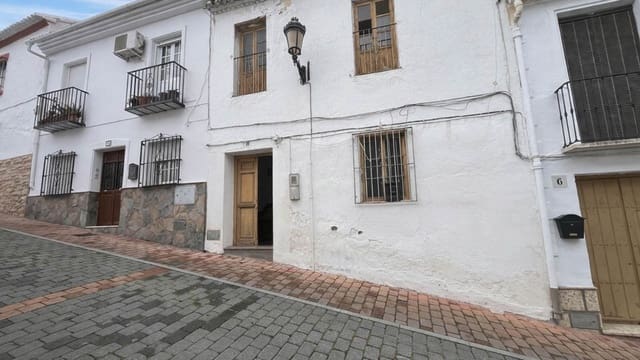 4 slaapkamer Huis te koop in Colmenar - € 125.000 (Ref: 9814766)