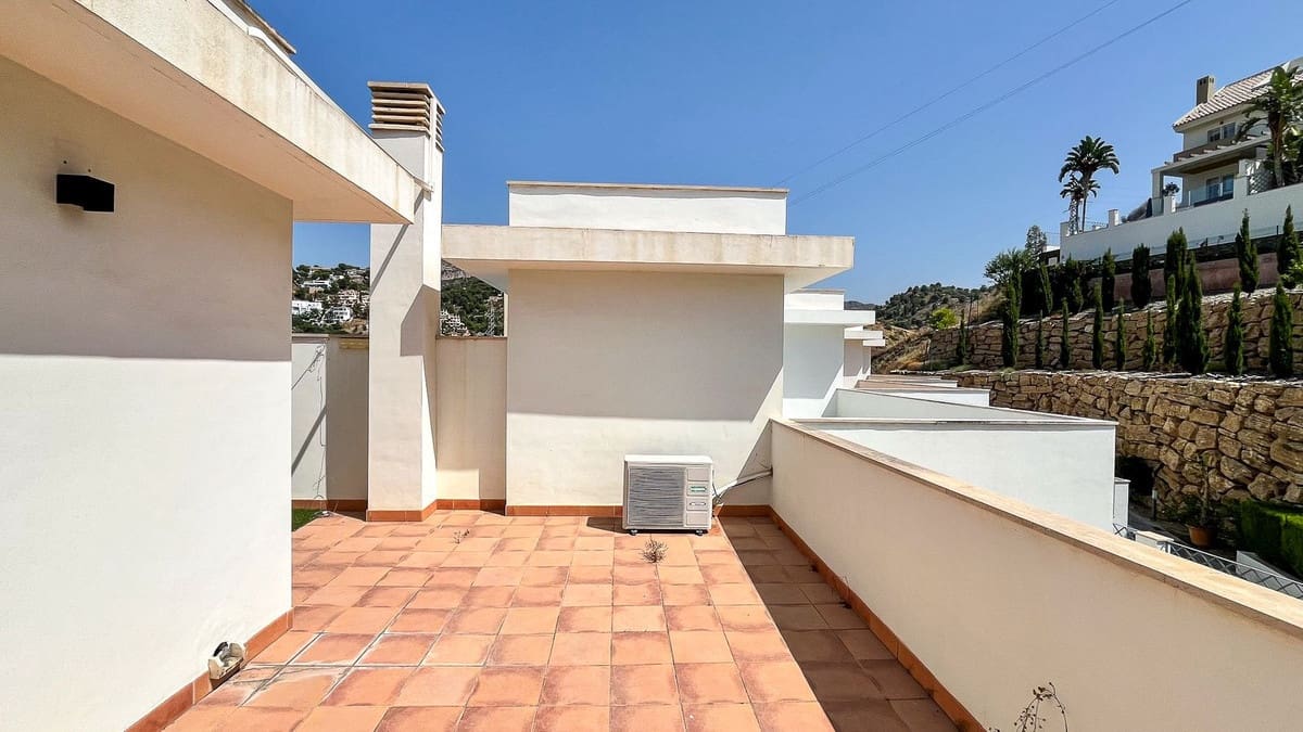 Casa de 3 habitaciones en Málaga ciudad en venta con piscina garaje - 890.000 € (Ref: 9823935)
