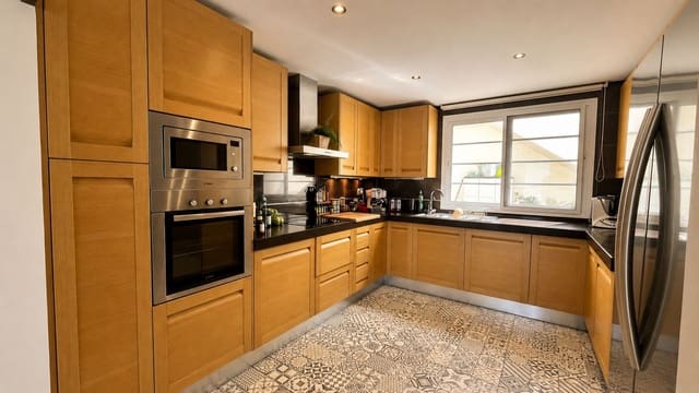 Casa de 3 habitaciones en Málaga ciudad en venta con piscina garaje - 890.000 € (Ref: 9823935)