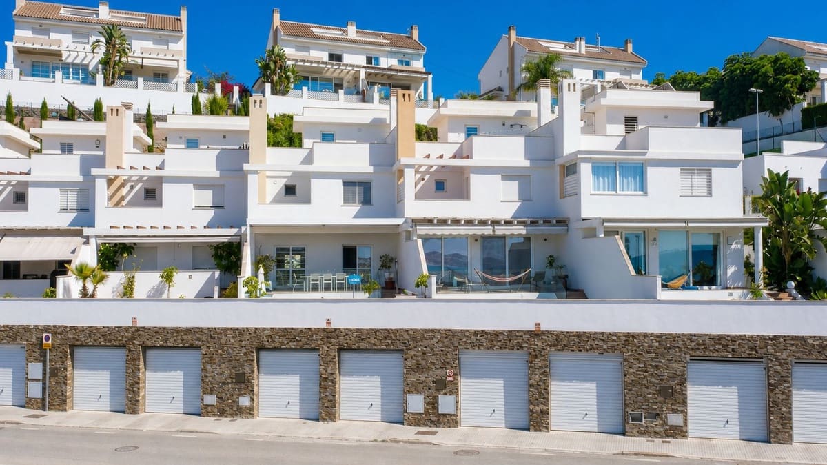 Casa de 3 habitaciones en Málaga ciudad en venta con piscina garaje - 890.000 € (Ref: 9823935)