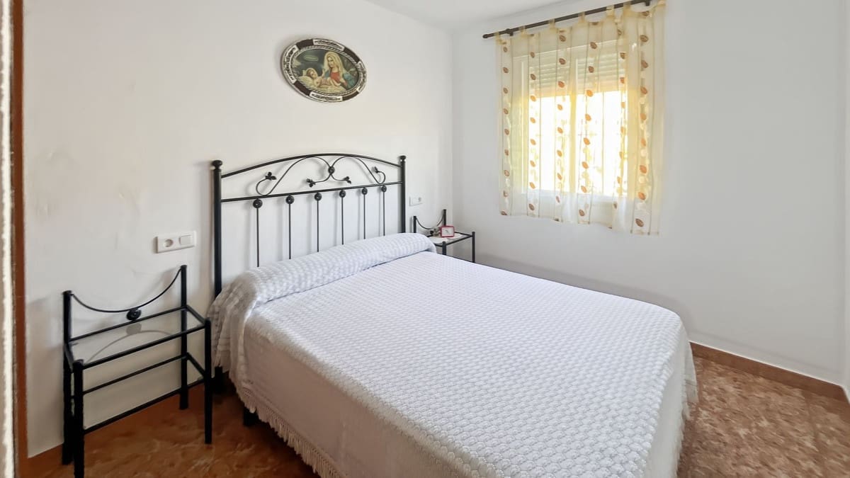 4 soveværelse Finca/Landehus til salg i Comares med swimmingpool garage - € 295.000 (Ref: 9824083)