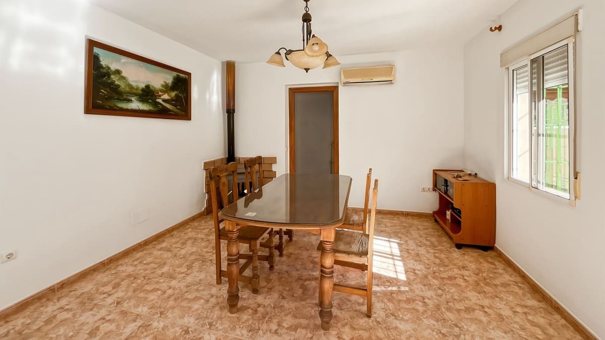 4 soveværelse Finca/Landehus til salg i Comares med swimmingpool garage - € 295.000 (Ref: 9824083)