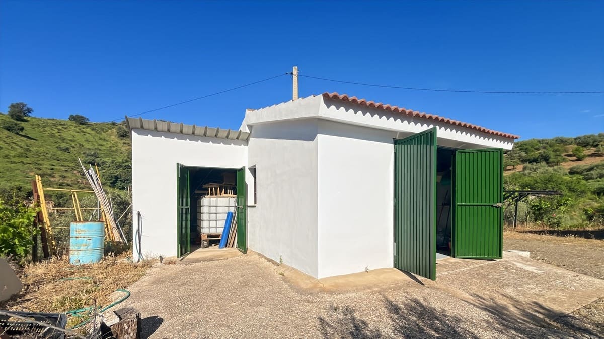 4 soveværelse Finca/Landehus til salg i Comares med swimmingpool garage - € 295.000 (Ref: 9824083)