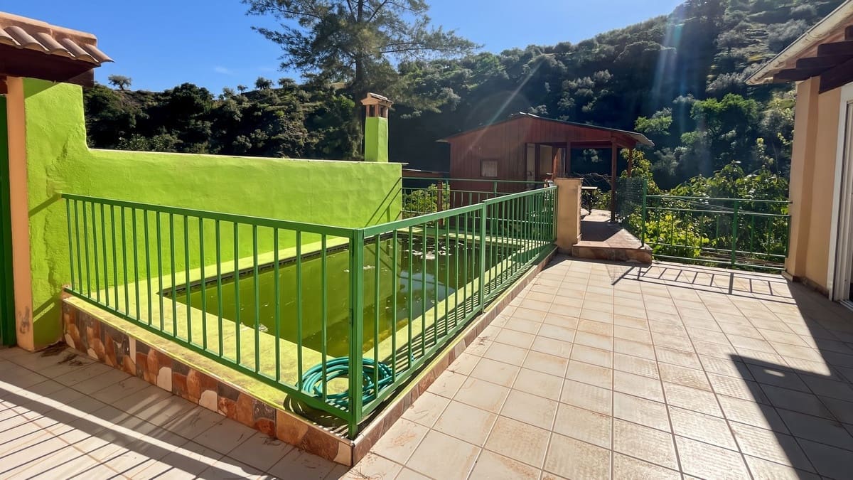 4 soveværelse Finca/Landehus til salg i Comares med swimmingpool garage - € 295.000 (Ref: 9824083)