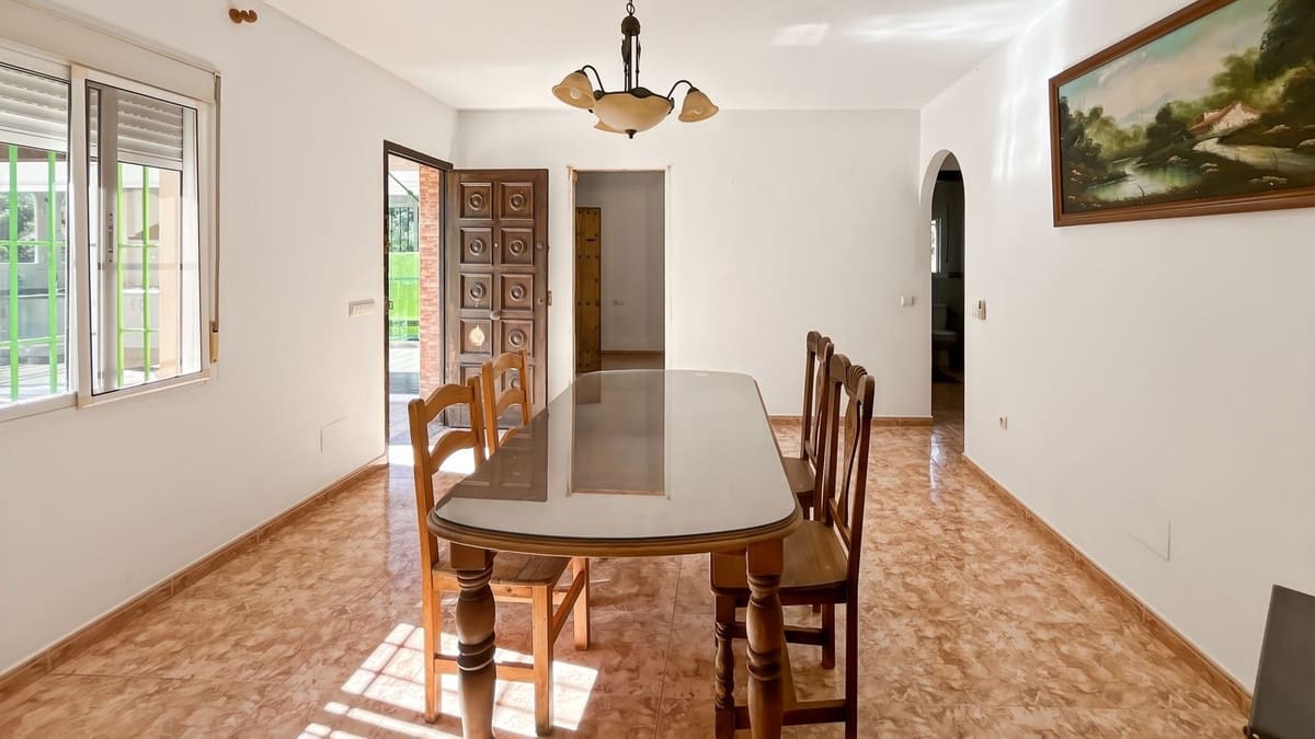 4 soveværelse Finca/Landehus til salg i Comares med swimmingpool garage - € 295.000 (Ref: 9824083)